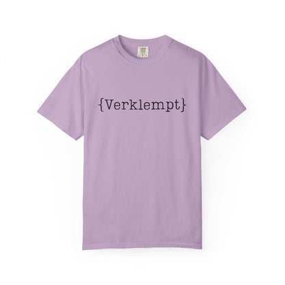 Purple t-shirt with the word 'Verklemt' on a white background